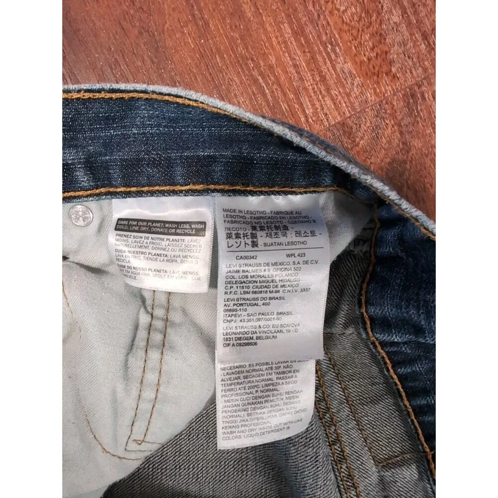 LEVI'S 559 RELAXED LOOSE STRAIGHT MEN'S SIZE 38 x 32  BLUE JEANS MEDIUM WASH EUC